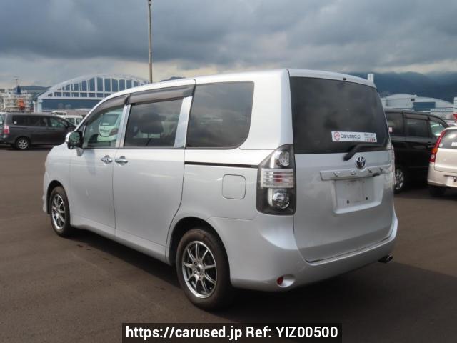 Buy Used 2008 Toyota Voxy ZRR70G (YIZ00500) - Carused.jp