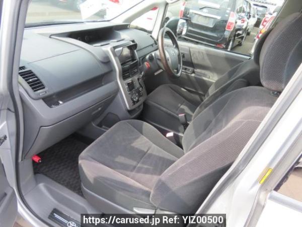 Used 2008 AT toyota voxy ZRR70G Image[13]