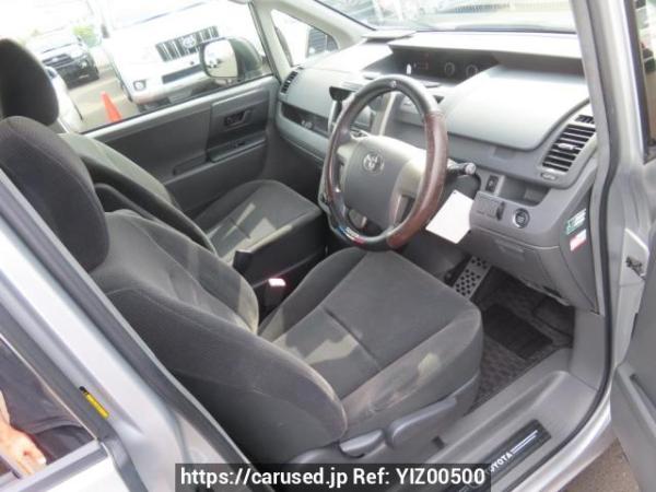 Used 2008 AT toyota voxy ZRR70G Image[15]