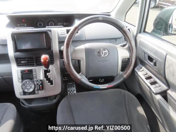 Used 2008 AT toyota voxy ZRR70G Image[24]