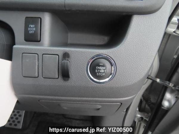 Used 2008 AT toyota voxy ZRR70G Image[32]