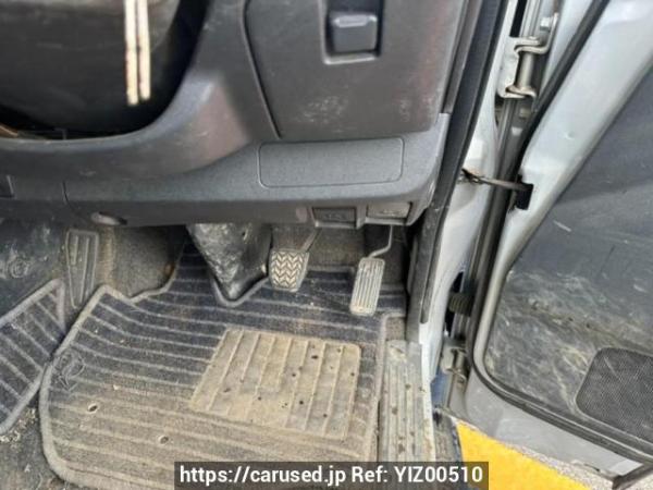 Used 2006 AT toyota regiusace-van KDH205V Image[13]