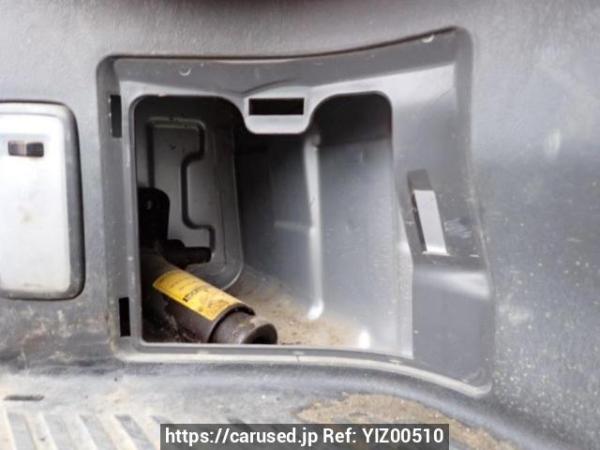Used 2006 AT toyota regiusace-van KDH205V Image[37]