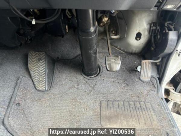 Used 2003 AT toyota hiace-van TRH112V Image[12]