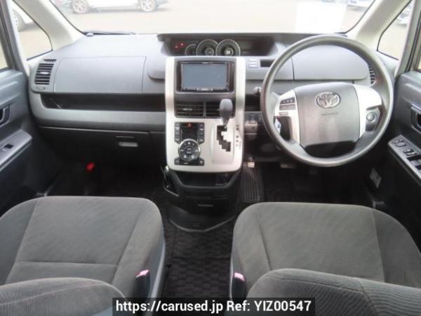 Used 2010 AT toyota voxy ZRR70G Image[23]
