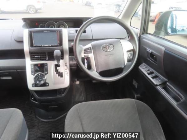Used 2010 AT toyota voxy ZRR70G Image[25]