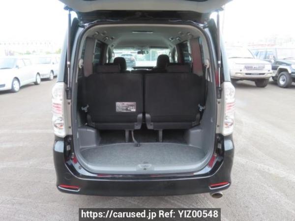 Used 2009 AT toyota voxy ZRR70W Image[8]