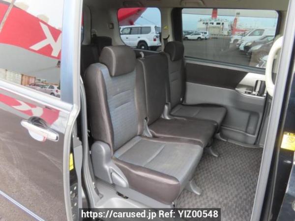 Used 2009 AT toyota voxy ZRR70W Image[18]