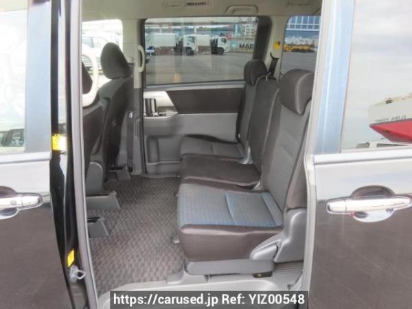 Used 2009 AT toyota voxy ZRR70W Image[19]