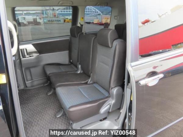 Used 2009 AT toyota voxy ZRR70W Image[20]