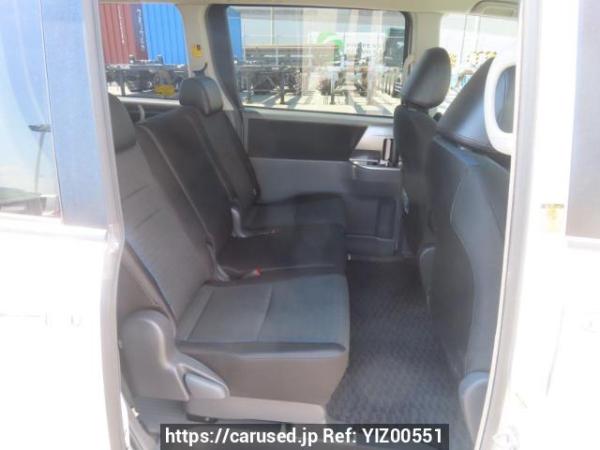 Used 2009 AT toyota voxy ZRR70W Image[12]