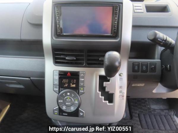 Used 2009 AT toyota voxy ZRR70W Image[20]