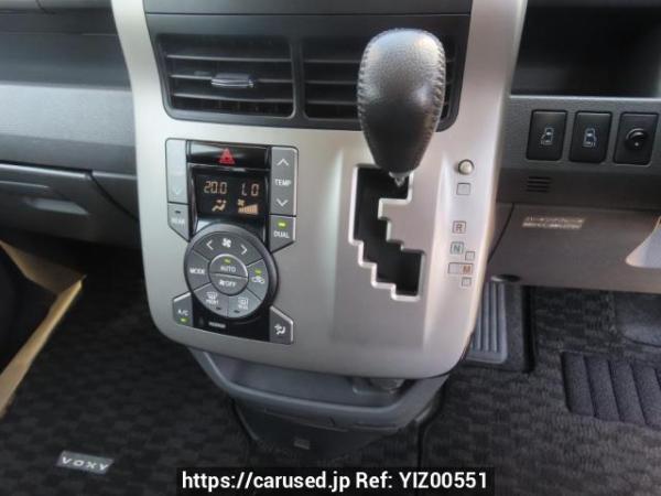 Used 2009 AT toyota voxy ZRR70W Image[24]