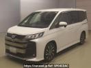 Toyota Noah ZWR90W