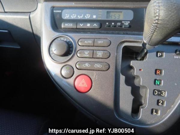 Used 2004 AT toyota wish ZNE10G Image[27]