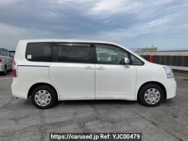 Used 2007 AT toyota noah ZRR70G Image[7]