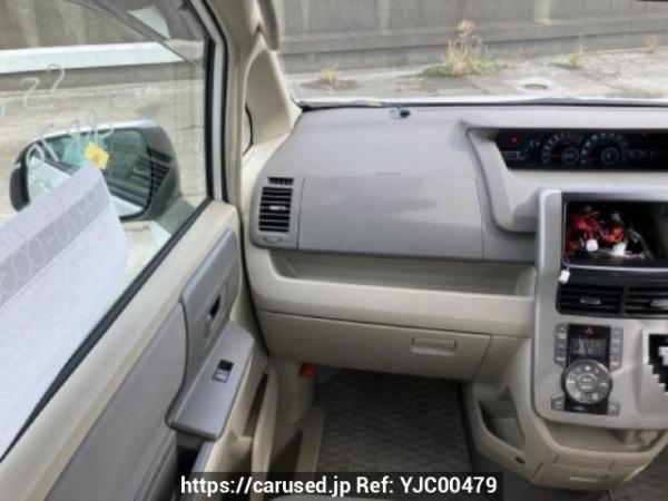 Used 2007 AT toyota noah ZRR70G Image[19]