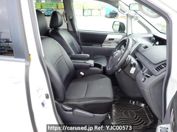 Used 2007 AT toyota noah ZRR70W Image[12]