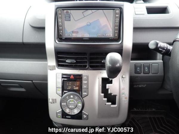 Used 2007 AT toyota noah ZRR70W Image[19]