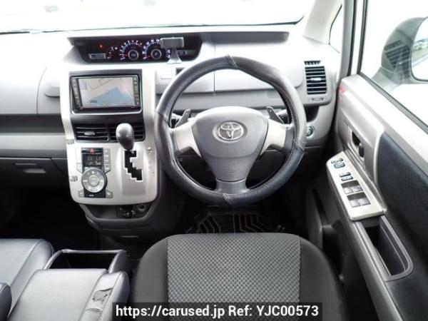 Used 2007 AT toyota noah ZRR70W Image[20]