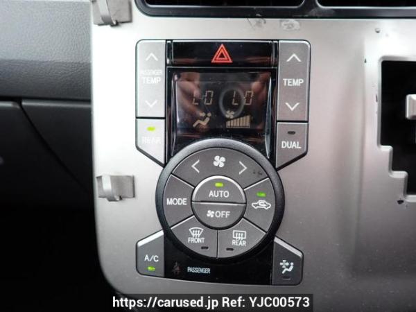 Used 2007 AT toyota noah ZRR70W Image[22]