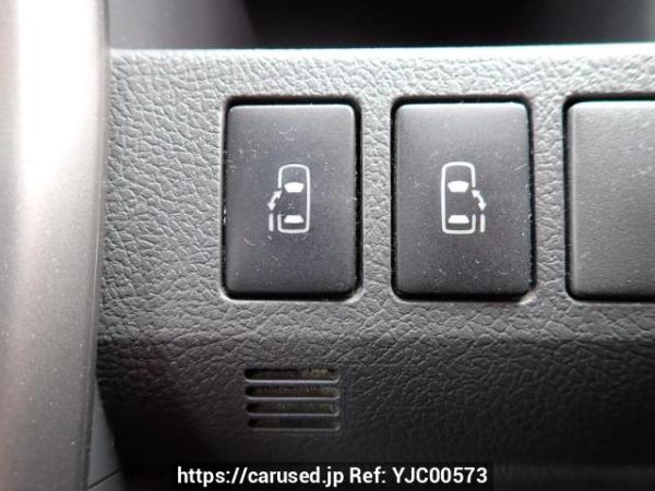 Used 2007 AT toyota noah ZRR70W Image[27]