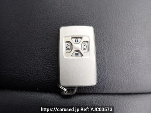Used 2007 AT toyota noah ZRR70W Image[28]