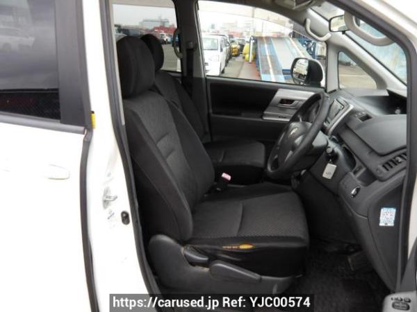 Used 2009 AT toyota noah ZRR70W Image[13]