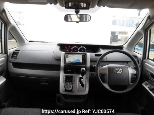 Used 2009 AT toyota noah ZRR70W Image[18]