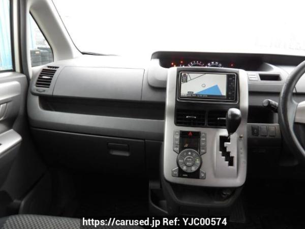 Used 2009 AT toyota noah ZRR70W Image[19]