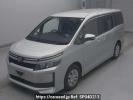 Toyota Voxy ZRR80G