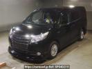 Toyota Noah ZWR80G