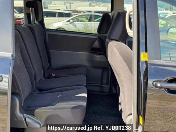 Used 2009 AT toyota noah ZRR75G Image[13]