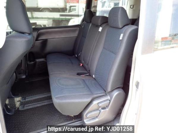 Used 2014 AT toyota noah ZRR80G Image[16]