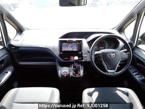 Used 2014 AT toyota noah ZRR80G Image[18]