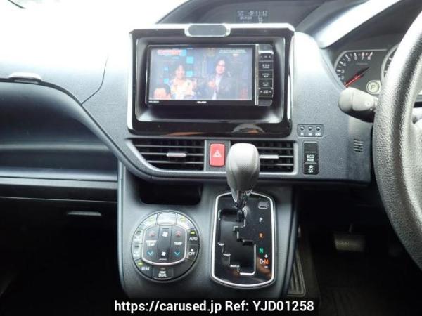 Used 2014 AT toyota noah ZRR80G Image[23]