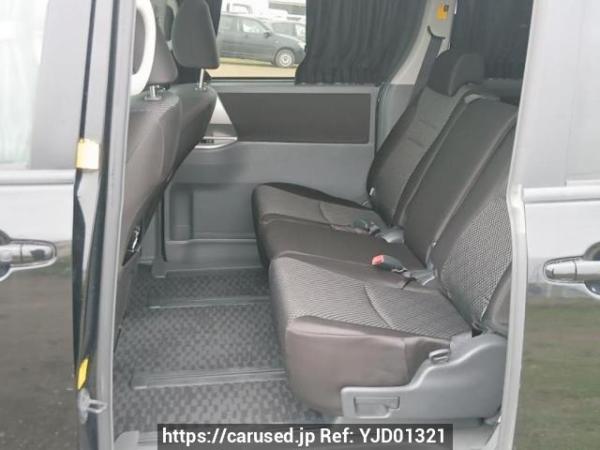 Used 2010 AT toyota noah ZRR75W Image[13]