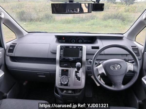 Used 2010 AT toyota noah ZRR75W Image[15]