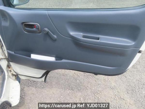 Used 2001 AT toyota hiace-wagon RZH111G Image[32]