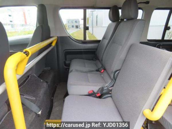 Used 2011 AT toyota regiusace-van TRH200K Image[18]
