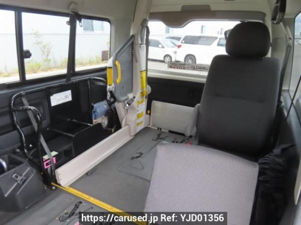 Used 2011 AT toyota regiusace-van TRH200K Image[20]