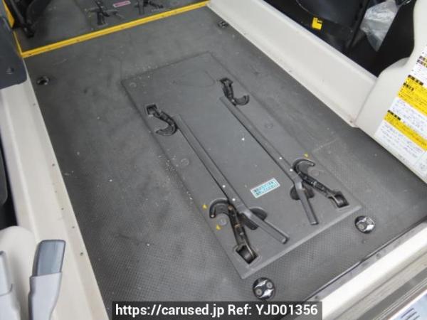 Used 2011 AT toyota regiusace-van TRH200K Image[25]