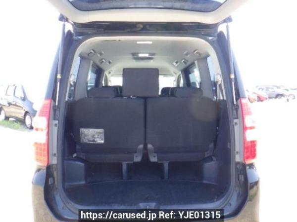 Used 2010 AT toyota noah ZRR70W Image[8]