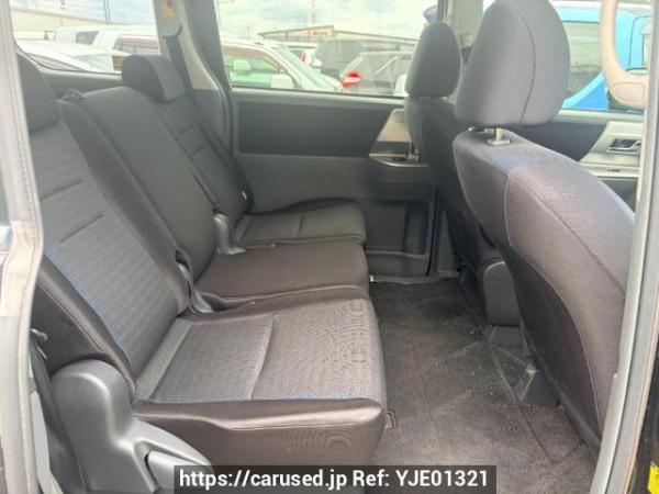 Used 2009 AT toyota voxy ZRR70W Image[7]