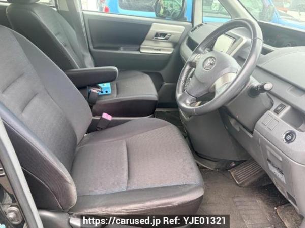 Used 2009 AT toyota voxy ZRR70W Image[8]