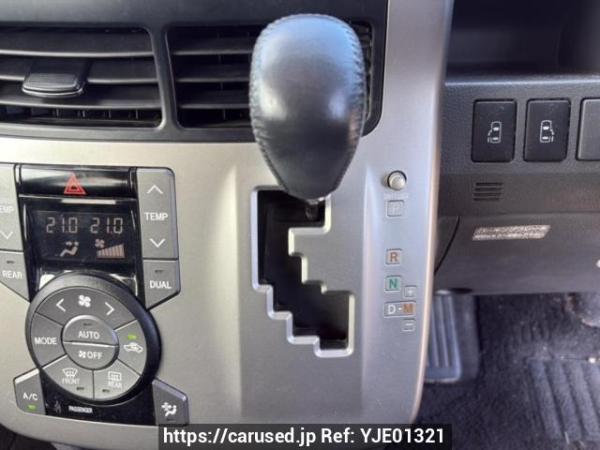 Used 2009 AT toyota voxy ZRR70W Image[26]