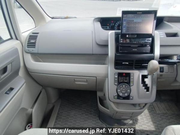 Used 2008 AT toyota noah ZRR70G Image[18]