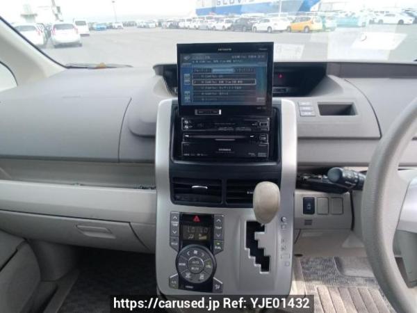 Used 2008 AT toyota noah ZRR70G Image[22]