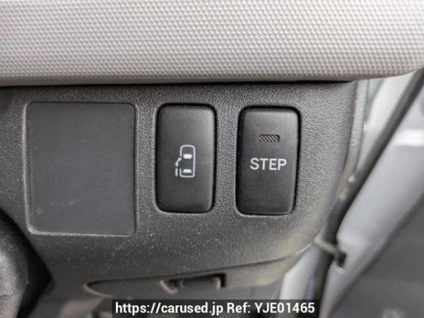 Used 2009 AT toyota regiusace-van TRH200K Image[17]