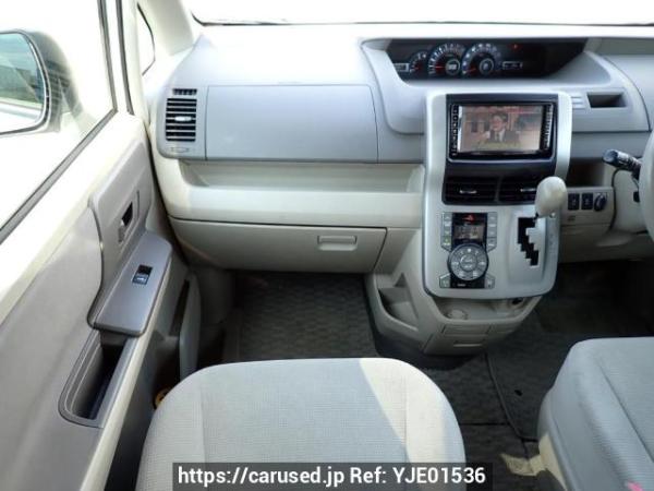 Used 2009 AT toyota noah ZRR70G Image[18]